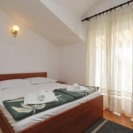 Apartment Pako *